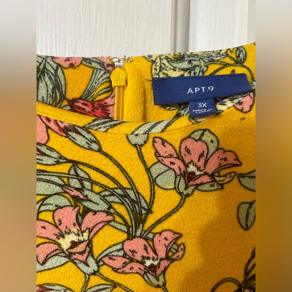 Apt. 9 Yellow Floral Dress Size 3X - Picture 3 of 5